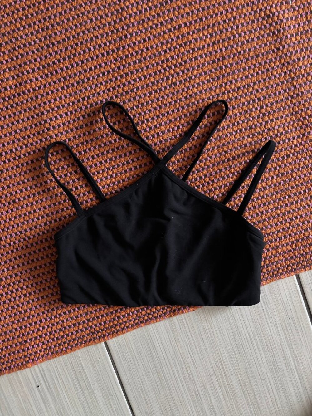lululemon Flow Y Strappy Bra Nulu in Black